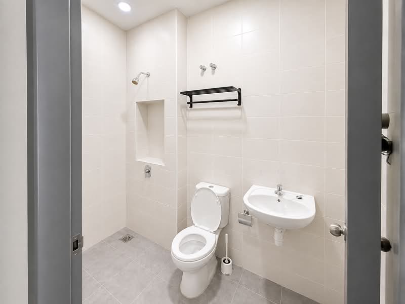 Rumah Teres 2 Tingkat untuk Dijual di Bandar Saujana Putra (Tanjong Duabelas) - Hazwan Hilmi - Bathroom - PropertyGuru.com.my