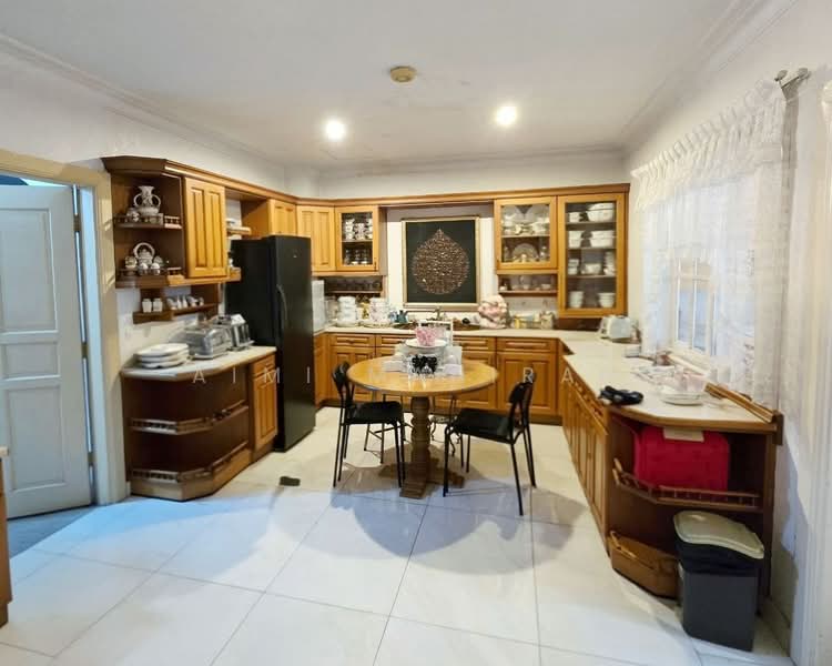 Bungalow for Sale in Taman Tun Dr Ismail (Kuala Lumpur) - Aimi Mahirah - Kitchen - PropertyGuru.com.my