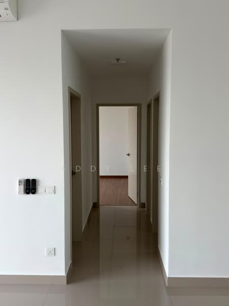 Servis Apartment untuk Disewa di Residensi Ava @ Kiara Bay - Eddy Lee - Corridor - PropertyGuru.com.my