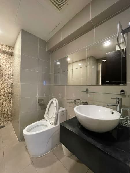 Servis Apartment untuk Disewa di D'Latour - Ally Lee - Bathroom - PropertyGuru.com.my