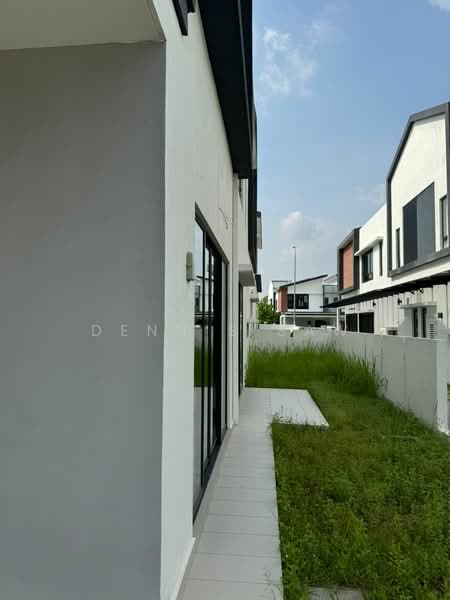 Semi-Detached House for Sale in Rawang (Selangor) - Dennis Saw - Exterior - PropertyGuru.com.my