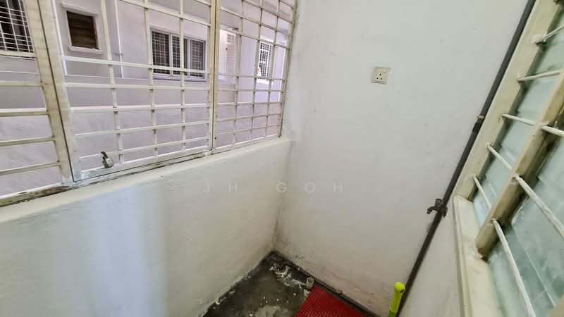 Pangsapuri untuk Disewa di Kemuning Aman - JH Goh - Balcony - PropertyGuru.com.my