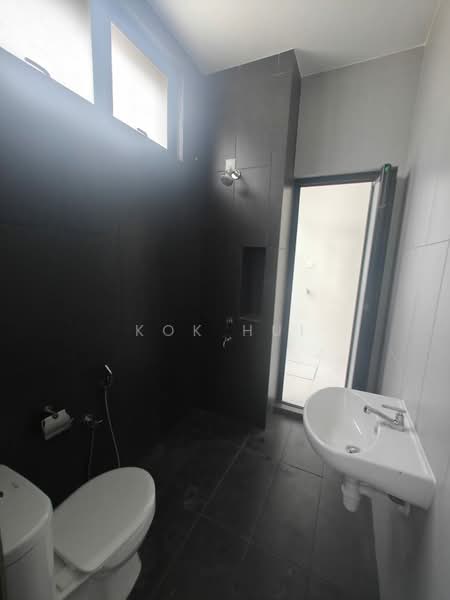 Rumah Teres 2-Tingkat untuk Dijual di Taman Eco Cascadia (Tebrau) - Kok Hui - Bathroom - PropertyGuru.com.my