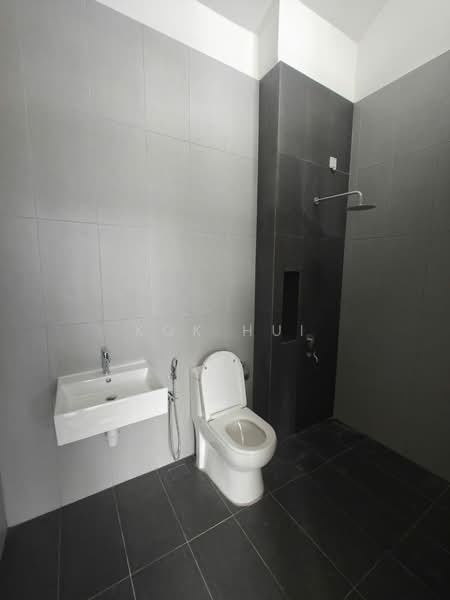 Rumah Teres 2-Tingkat untuk Dijual di Taman Eco Cascadia (Tebrau) - Kok Hui - Bathroom - PropertyGuru.com.my