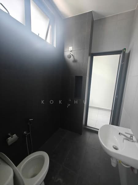 Rumah Teres 2-Tingkat untuk Dijual di Taman Eco Cascadia (Tebrau) - Kok Hui - Bathroom - PropertyGuru.com.my