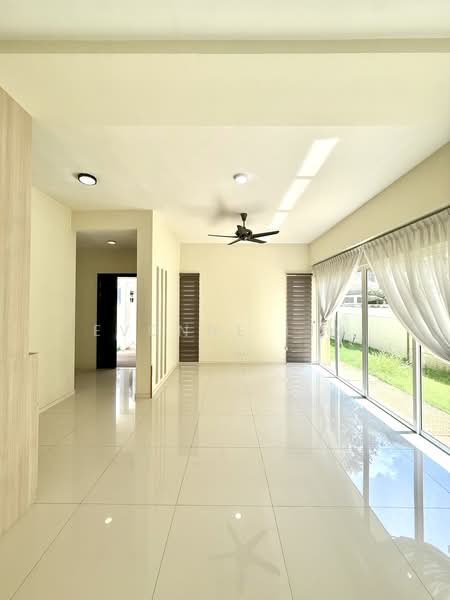 Rumah Berkembar untuk Dijual di Seri Tanjung Pinang (Tanjung Tokong) - Evonne Lim - Living Room - PropertyGuru.com.my