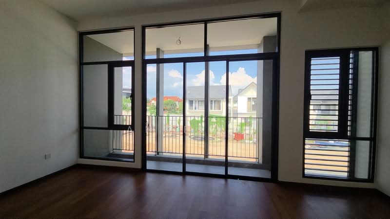 Semi-Detached House for Rent in Bandar Kinrara Seksyen 1 (Bandar Kinrara) - Angela . - Balcony - PropertyGuru.com.my