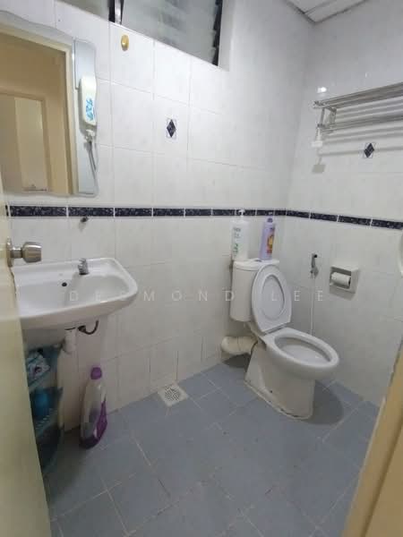 Condominium for Rent at Eden Seaview Condominium - Desmond Lee - Bathroom - PropertyGuru.com.my
