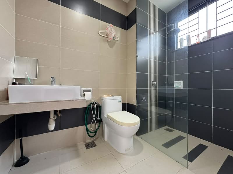 Rumah Teres 2-Tingkat untuk Dijual di Rawang (Selangor) - Nicky Lai - Bathroom - PropertyGuru.com.my