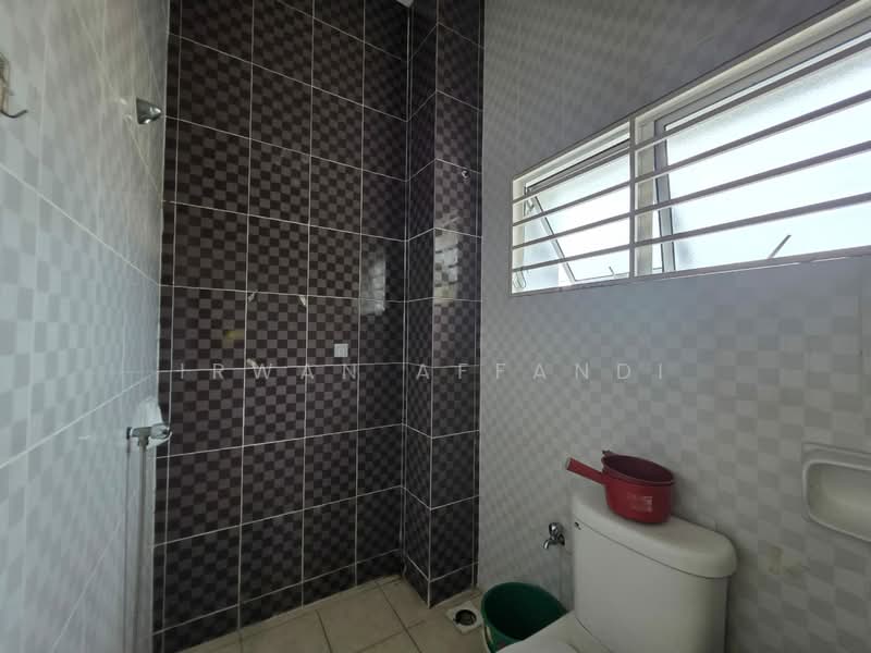 Rumah Kluster untuk Disewa di Bandar Saujana Putra (Tanjong Duabelas) - Irwan Affandi - Bathroom - PropertyGuru.com.my
