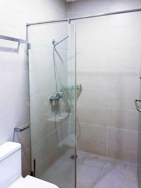 Servis Apartment untuk Dijual di Straits Garden Suite - Andrew Chong - Bathroom - PropertyGuru.com.my