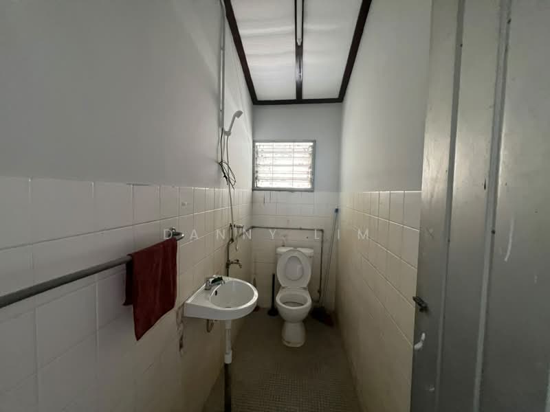 Rumah Teres 2 Tingkat untuk Disewa di Pulau Tikus (Penang) - Danny Lim - Bathroom - PropertyGuru.com.my
