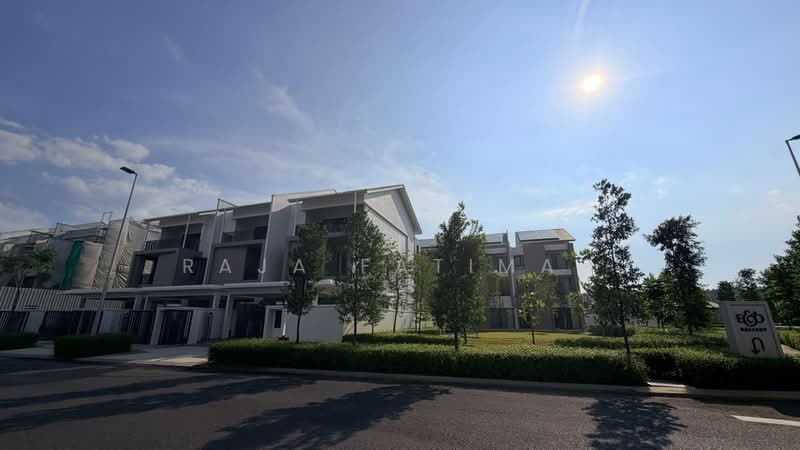 3-storey Terraced House for Sale in Seksyen U15 (Shah Alam) - Raja Fatimah - Exterior - PropertyGuru.com.my