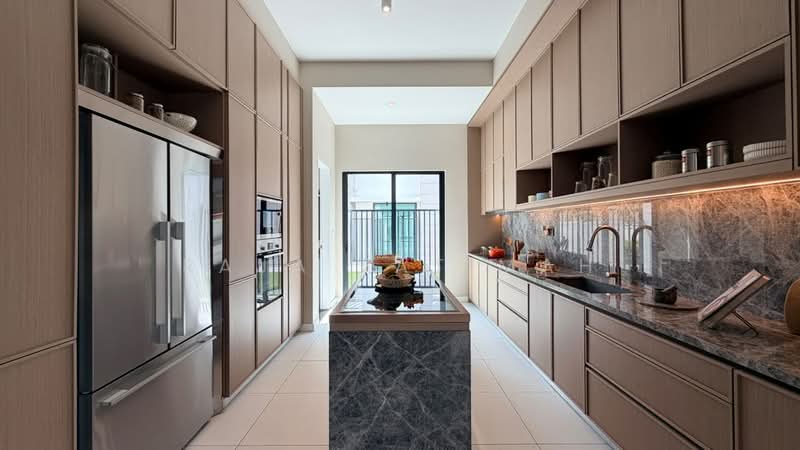 3-storey Terraced House for Sale in Seksyen U15 (Shah Alam) - Raja Fatimah - Kitchen - PropertyGuru.com.my