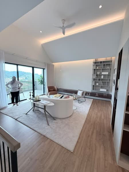 3-storey Terraced House for Sale in Seksyen U15 (Shah Alam) - Raja Fatimah - Living Room - PropertyGuru.com.my
