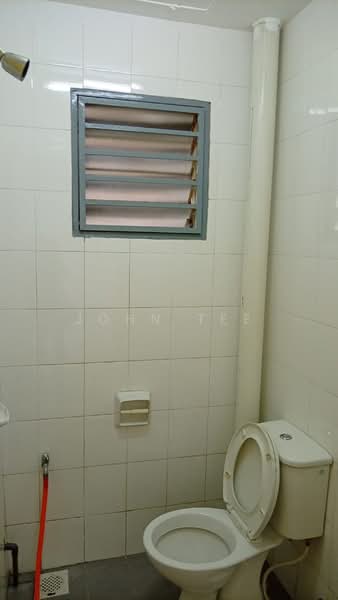 Apartment for Rent at Pangsapuri Akasia (Bandar Botanic) - John Tee - Bathroom - PropertyGuru.com.my