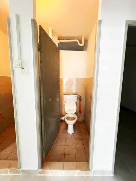 Pangsapuri untuk Disewa di Sri Saujana - Jerry Tan - Bathroom - PropertyGuru.com.my