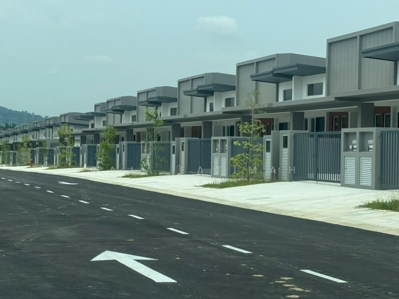 Rumah Teres untuk Dijual di Dengkil (Selangor) - Raja Fatimah - Exterior - PropertyGuru.com.my