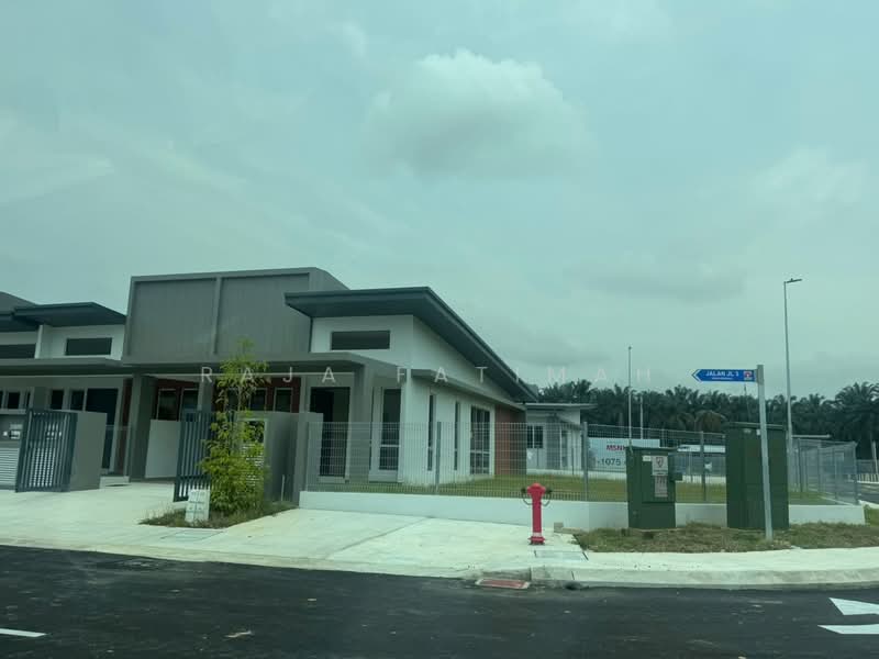 Rumah Teres untuk Dijual di Dengkil (Selangor) - Raja Fatimah - Exterior - PropertyGuru.com.my