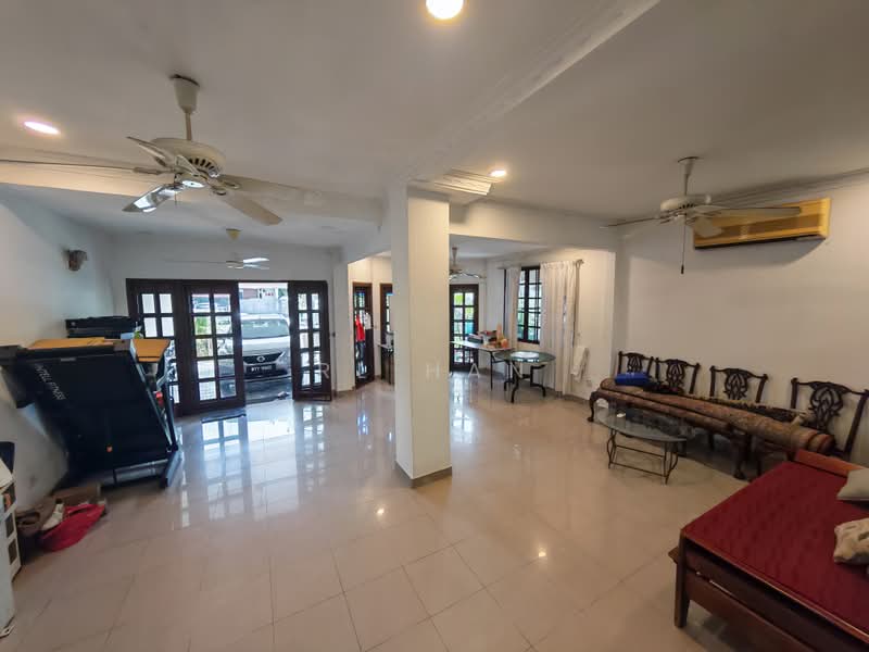 Rumah Teres 2 Tingkat untuk Dijual di SS19 (Subang Jaya) - RL Han - Living Room - PropertyGuru.com.my