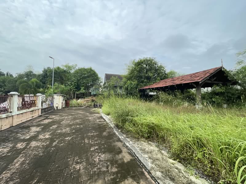 Semi-Detached House for Sale in Seksyen 7 (Shah Alam) - Clayton Song PBMV - Exterior - PropertyGuru.com.my