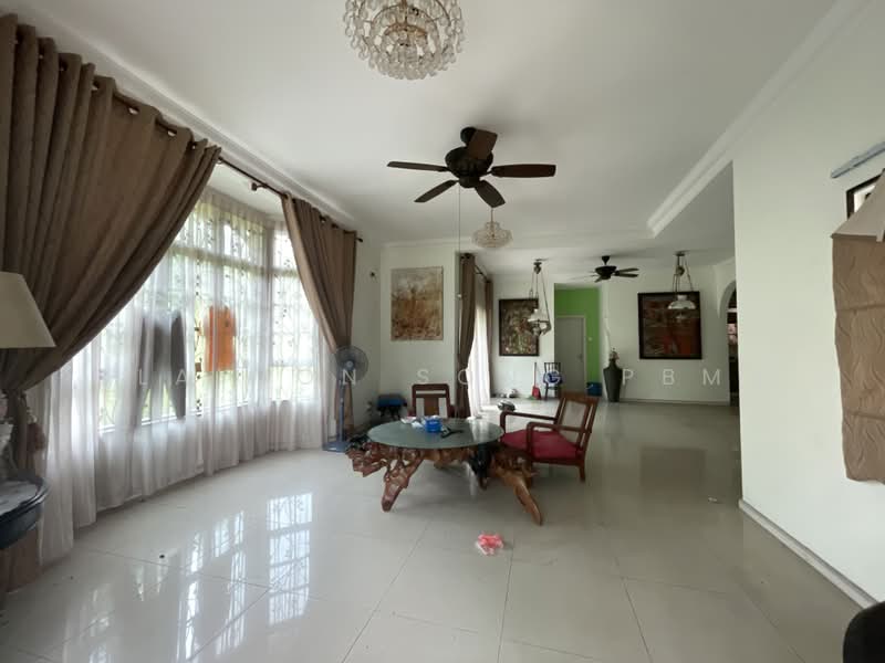 Semi-Detached House for Sale in Seksyen 7 (Shah Alam) - Clayton Song PBMV - Living Room - PropertyGuru.com.my