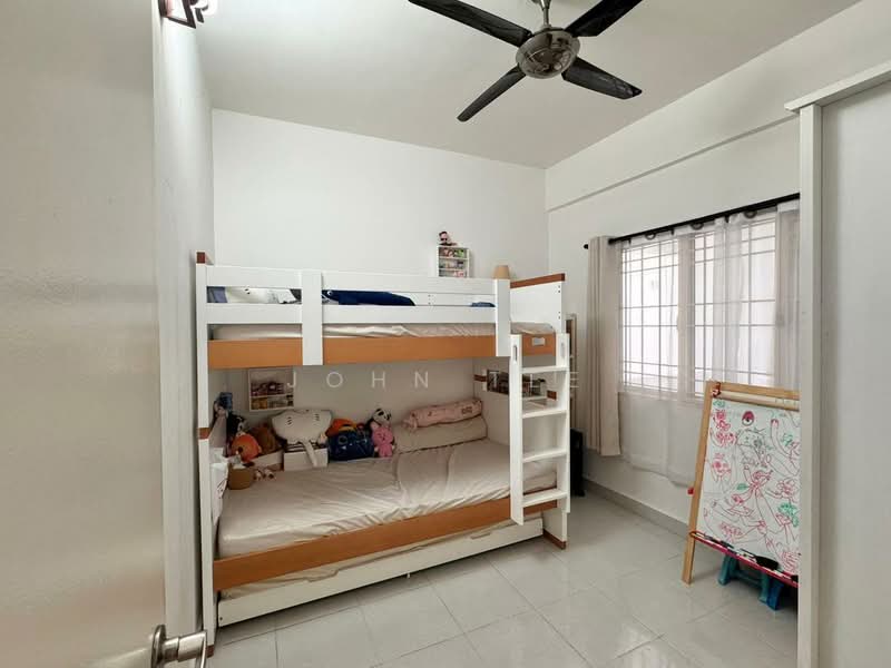 Pangsapuri untuk Dijual di Kemuning Aman - John Tee - Bedroom - PropertyGuru.com.my