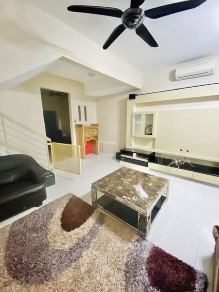 Rumah Teres 2 Tingkat untuk Disewa di TAMAN PUCHONG UTAMA (Puchong) - Kow Tze Fui - Living Room - PropertyGuru.com.my
