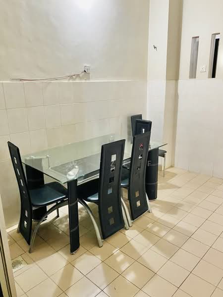 Rumah Teres 2 Tingkat untuk Disewa di TAMAN PUCHONG UTAMA (Puchong) - Kow Tze Fui - Dining Room - PropertyGuru.com.my