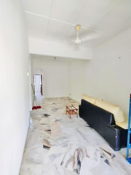 Townhouse for Sale in Taman Bukit Teratai (Ampang) - Kow Tze Fui - Living Room - PropertyGuru.com.my
