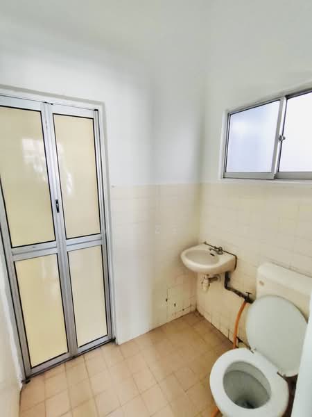 Townhouse for Sale in Taman Bukit Teratai (Ampang) - Kow Tze Fui - Bathroom - PropertyGuru.com.my