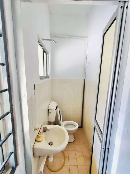 Townhouse for Sale in Taman Bukit Teratai (Ampang) - Kow Tze Fui - Bathroom - PropertyGuru.com.my