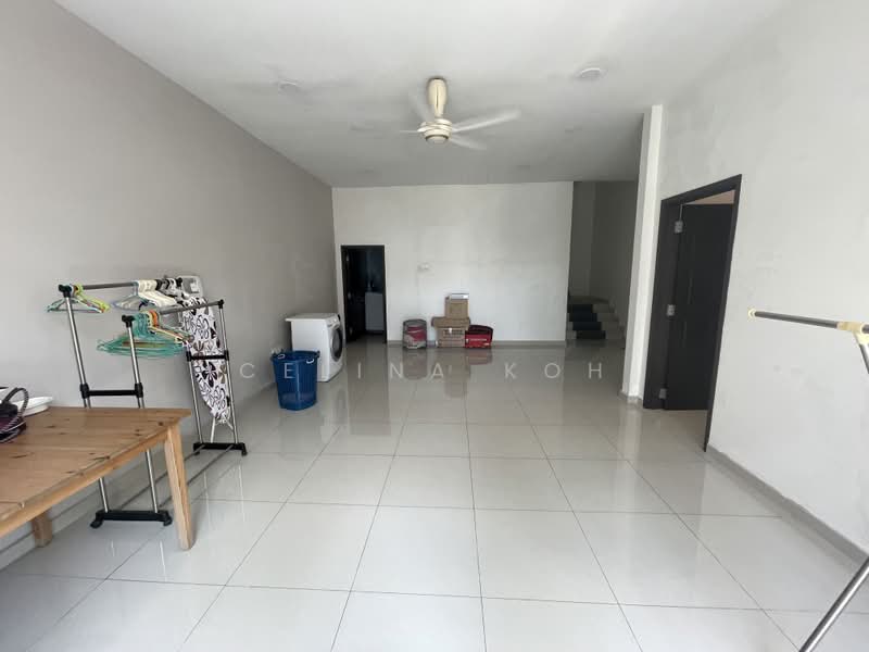 3-storey Terraced House for Sale in Sierramas (Sungai Buloh) - Celina Koh - Living Room - PropertyGuru.com.my