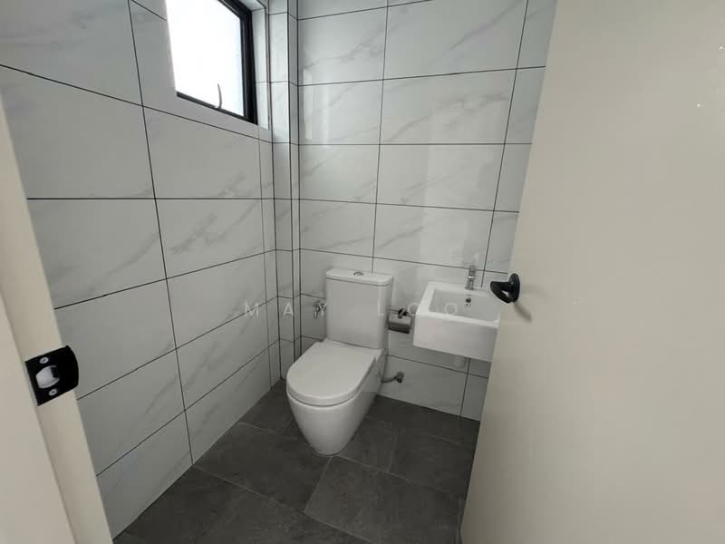 Servis Apartment untuk Dijual di Piccadilly - May Loo - Bathroom - PropertyGuru.com.my