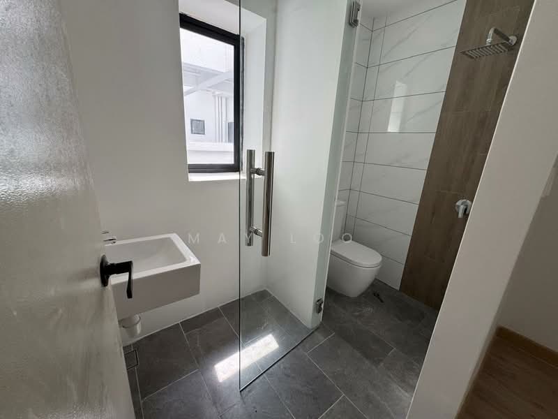 Servis Apartment untuk Dijual di Piccadilly - May Loo - Bathroom - PropertyGuru.com.my