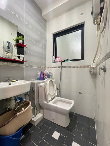 Kondominium untuk Disewa di Treetops Residence - May Loo - Bathroom - PropertyGuru.com.my