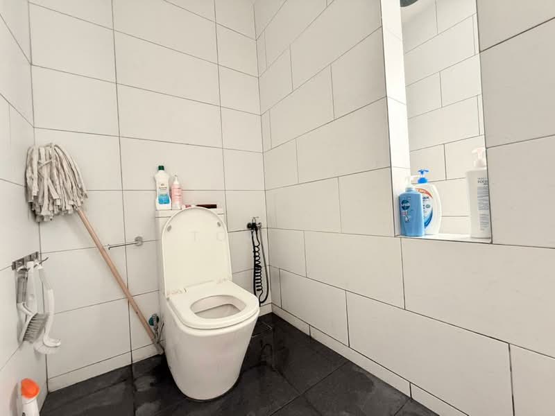 Rumah Teres 3 Tingkat untuk Dijual di Tamansari (Rawang) - Tom Yip - Bathroom - PropertyGuru.com.my