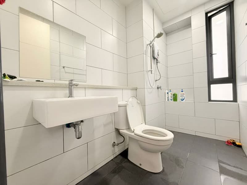 Rumah Teres 3 Tingkat untuk Dijual di Tamansari (Rawang) - Tom Yip - Bathroom - PropertyGuru.com.my