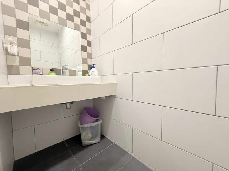 Rumah Teres 3 Tingkat untuk Dijual di Tamansari (Rawang) - Tom Yip - Bathroom - PropertyGuru.com.my