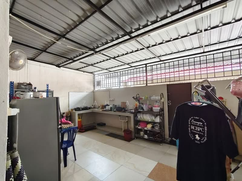 2-storey Terraced House for Sale in Taman Lestari Putra (Seri Kembangan) - Izzah Alias - PropertyGuru.com.my