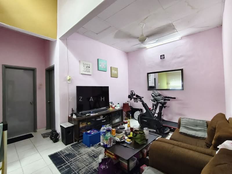 2-storey Terraced House for Sale in Taman Lestari Putra (Seri Kembangan) - Izzah Alias - PropertyGuru.com.my