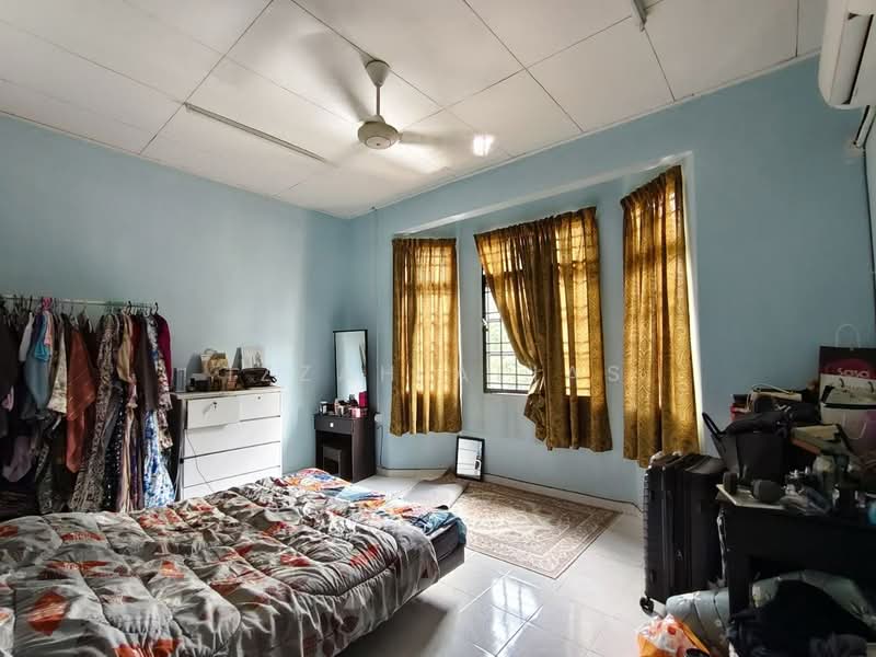 2-storey Terraced House for Sale in Taman Lestari Putra (Seri Kembangan) - Izzah Alias - PropertyGuru.com.my