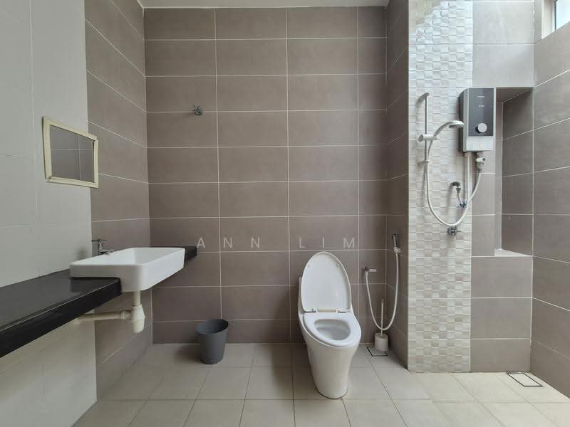 2-storey Terraced House for Rent in Bemban (Melaka) - Ann Lim - Bathroom - PropertyGuru.com.my