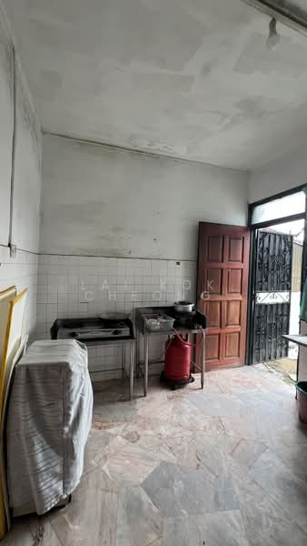 2-storey Terraced House for Sale in Taman Lucky (Bangsar) - Lai Kok Cheong - Kitchen - PropertyGuru.com.my