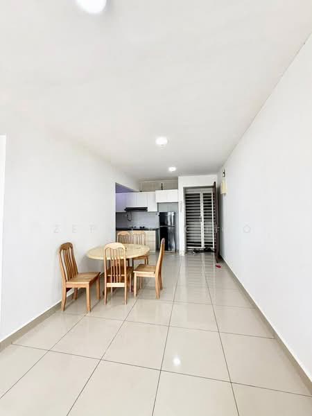 Servis Apartment untuk Dijual di Larkin Heights - Zephyr Khoo - Dining Room - PropertyGuru.com.my