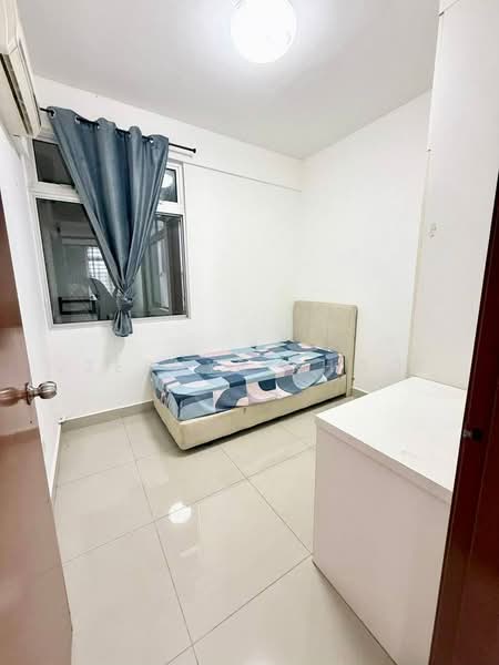 Servis Apartment untuk Dijual di Larkin Heights - Zephyr Khoo - Bedroom - PropertyGuru.com.my