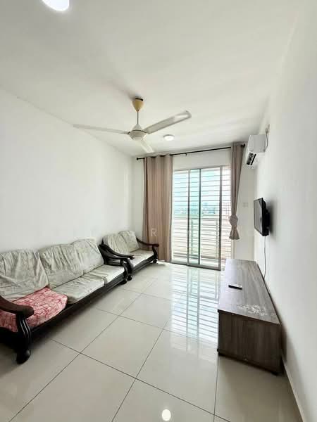 Servis Apartment untuk Dijual di Larkin Heights - Zephyr Khoo - Living Room - PropertyGuru.com.my