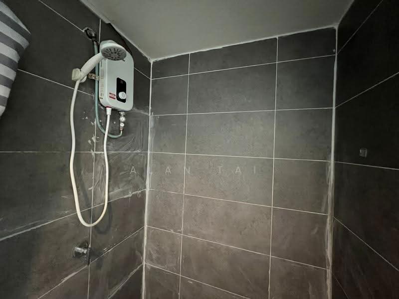 Kondominium untuk Disewa di Empire Damansara (Empire SOHO 2) - Alan Tai - Bathroom - PropertyGuru.com.my