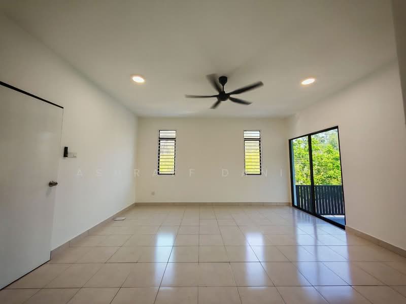 2-storey Terraced House for Sale in Rawang (Selangor) - Ashraff Daniel - Living Room - PropertyGuru.com.my