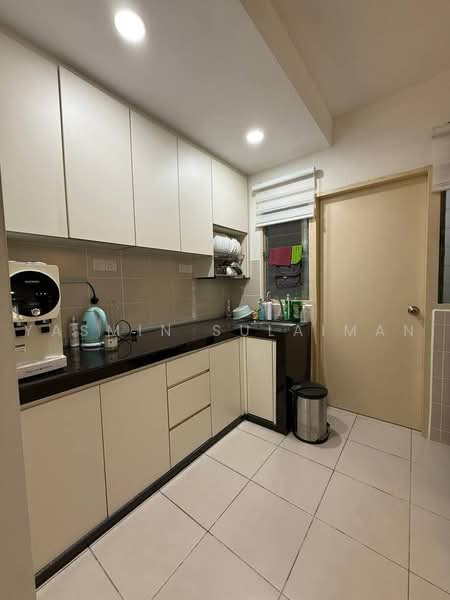 Apartment for Sale at De Bayu - Yasmin Sulaiman - Kitchen - PropertyGuru.com.my